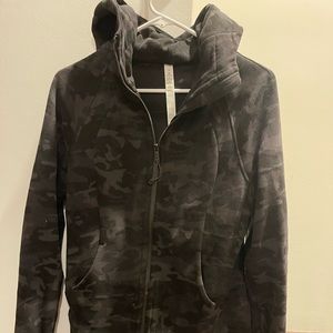 Lululemon Black Camo Scuba Hoodie Size 8 Worn few times only